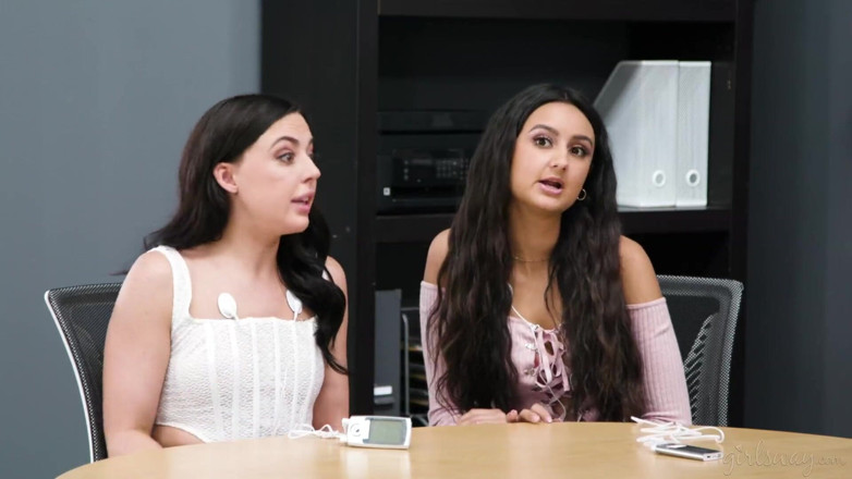 Girlsway: Girlsway - Вітні Райт і Еліза Ібарра фальшива лесбійська любов до сеансу навчання гарячими ножицями