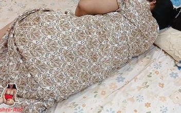 Bangali bhabi ne chatting kiya apna pathi ko sath. Pov deshi bhabi hard sex. Devor ne usco chudliya. Roshni-Atif