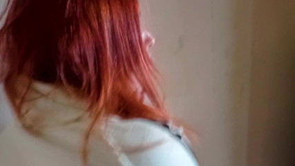 SweetAndFlow: Neukte me in het trappenhuis terwijl ouders thuis waren - sperma...