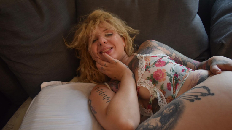 Cheeky UK girls: Komm in meine versaute britische muschi, in der scarlett love...