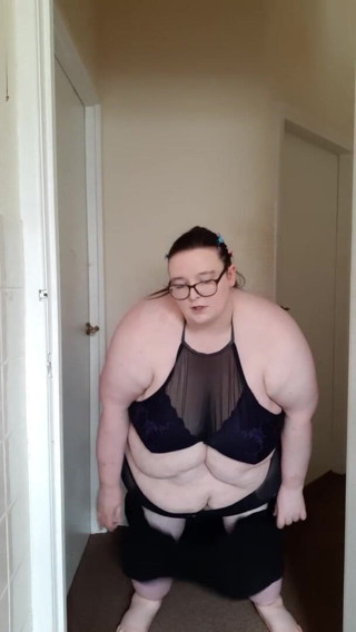 SSBBWLadyBrads: Sexy lingerie on this cute body