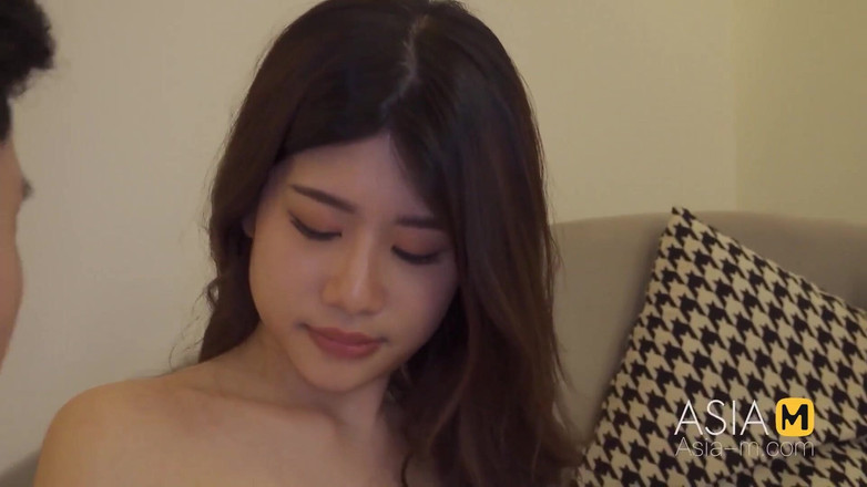 ModelMedia Asia: Mdag-0011 Vânătoare de pe stradă/asistentă umedă nesatisfăcută