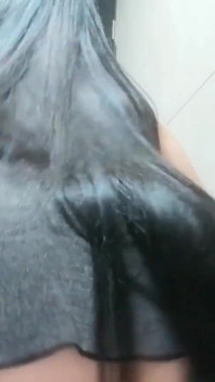 Video mới, khiêu vũ nóng bỏng với váy ngắn không có quần lót