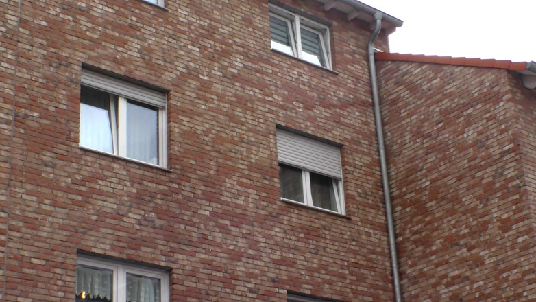 German Porn: Gedung apartemen yang dientot habis-habisan - cewek jalang ini dientot habis-habisan...