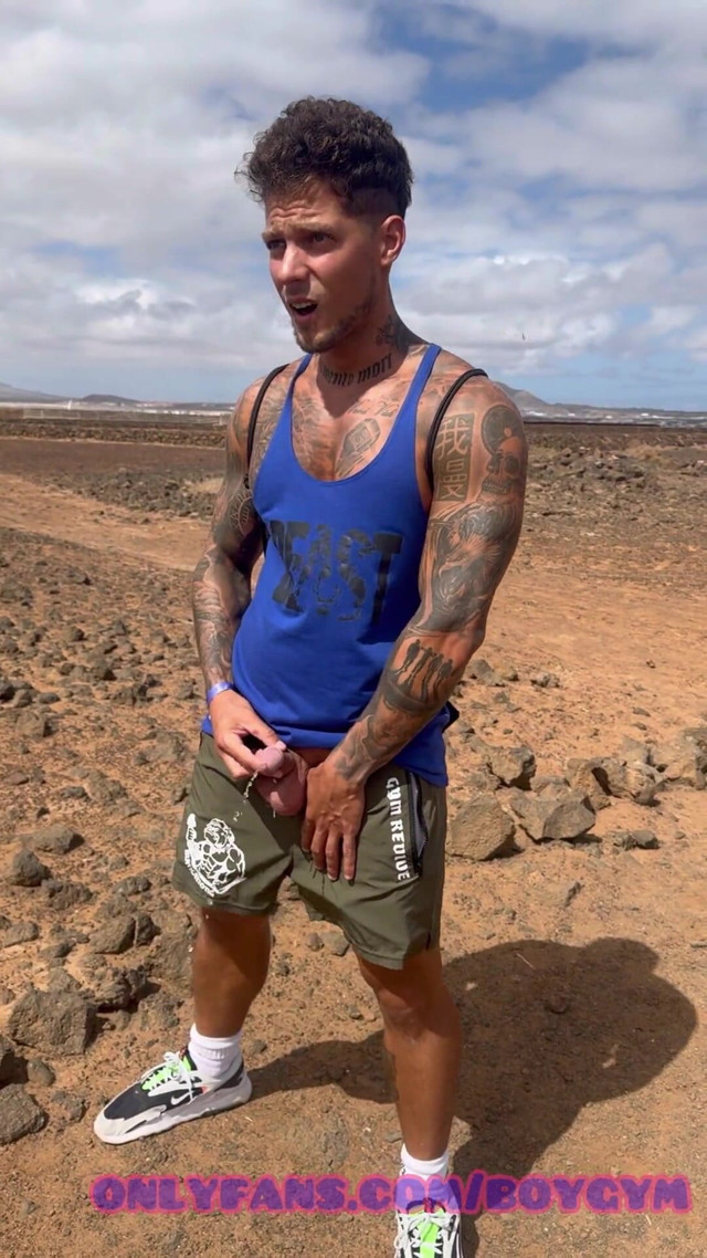 Piss in the Desert (Boy gym)