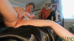 Nasty grannies: La nonna con tette grandi e cadenti fa uno spettacolo...