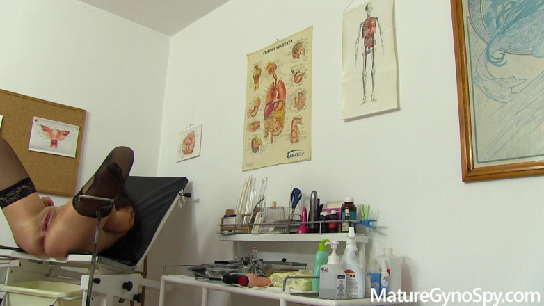 Mature Gyno Spy: Mature gyno - sexy MILf gynäkologie-untersuchung von perversem frauenarzt aufgenommen