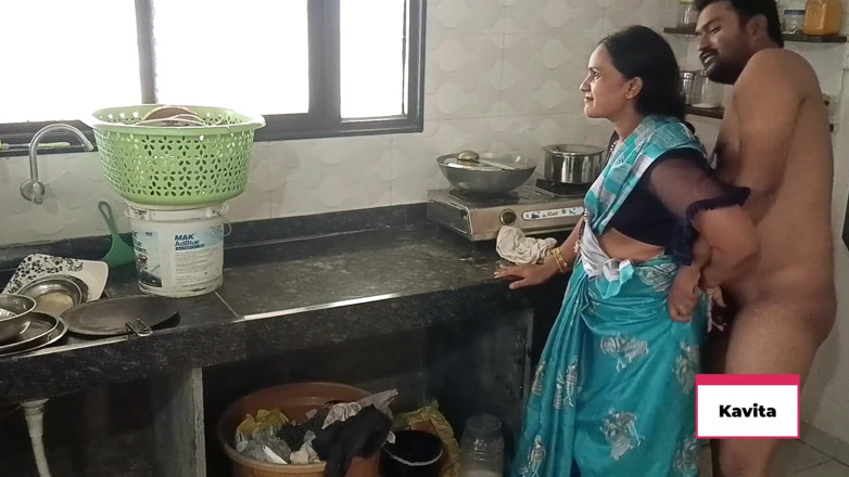 Kavita _zawazawi: India Kavita mucama folla con dueño de casa Tatya en...