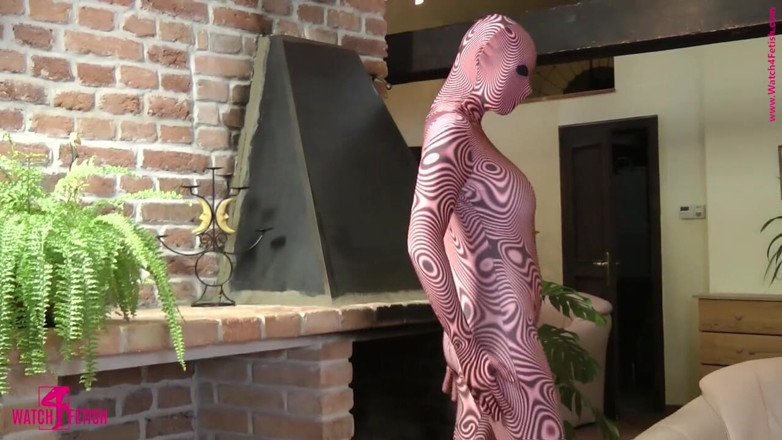 ZentaiDolls: Le strip-tease zentai d'Anna