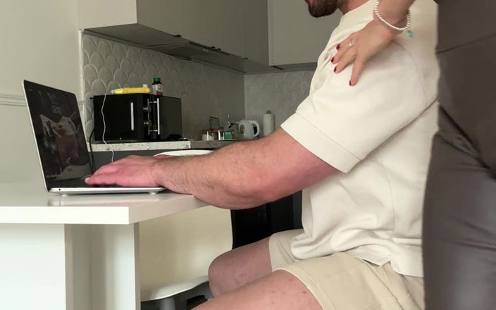 Adam Costa: Ich habe ihre lederleggings zerrissen, um sie zu ficken und...