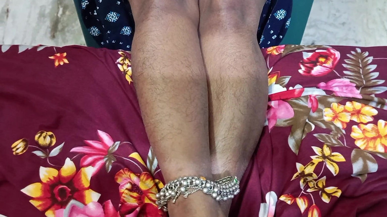 BeautyAnu: Indická tetička s velkými prsy chodí na procházku