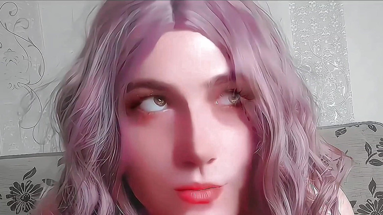 Kitty_Cross: Une tapette exhibe ses cheveux pastel dans de jolies nattes