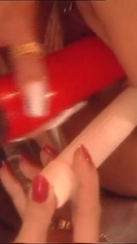 MILFs in cerca di giovani cazzi (film porno vintage completo)