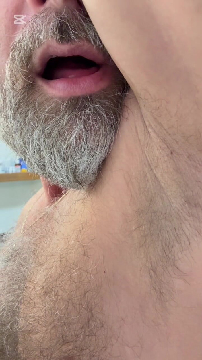 FerLuci: Riese Und Sein in Gefangenschaft Gefangenes Kleines