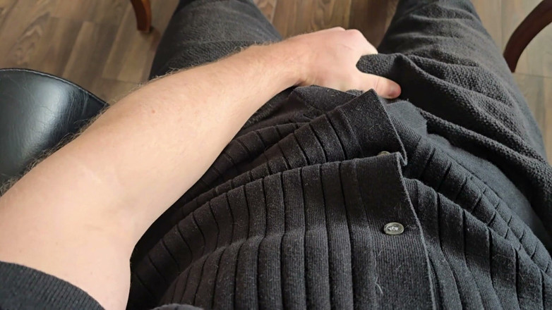 PhantomGentX: Przerwa na lunch - gorący ojczym pociera swojego grubego kutasa przez...