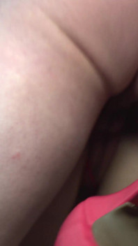 Gorąca brunetka MILF chce być all in cum