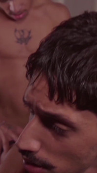 Stor kuk hung twink knullar anal barbacka oskuren Caio Venturini