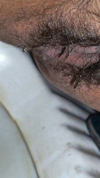 Video tante seksi india lagi asik kencing di memeknya - close up