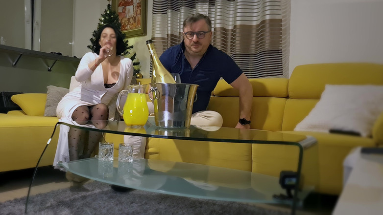 DedeDeville: God jul och gott nytt år, årets sista heta romantiska kön, på...