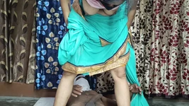 India masturbándose con Chuck