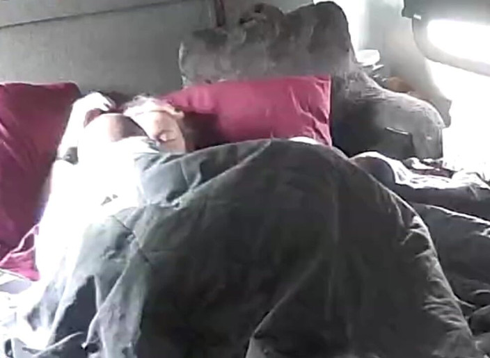 KittieNoOne: 나를 위한 아침 오르가즘과 그를 위한 정액 덤프