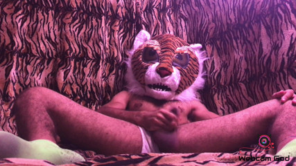 Arthur Eden aka Webcam God: Pênis de tigre (ep.2) (4 k)