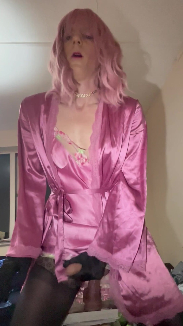 Jessica silk: Jess Silk cưỡi cu giả