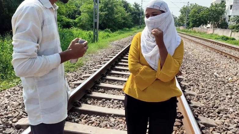 Indian Teen Girl's: Seks na świeżym powietrzu przyrodni brat i przyrodnia siostra na zewnątrz...