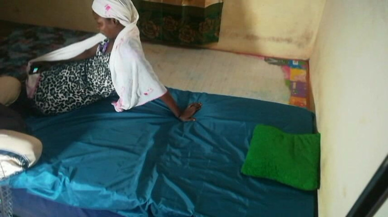 Viporn sex bais: Diane di rumah bekas kawannya untuk mendamaikan dikongkek oleh zakar...