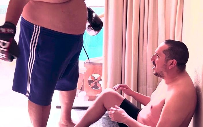 Combat and fetish: Boss boxer ngisap memekku habis-habisan