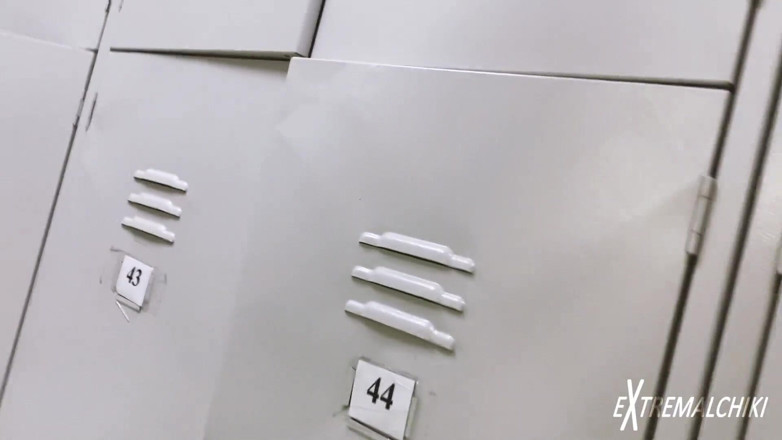 Redbearboy: College locker room