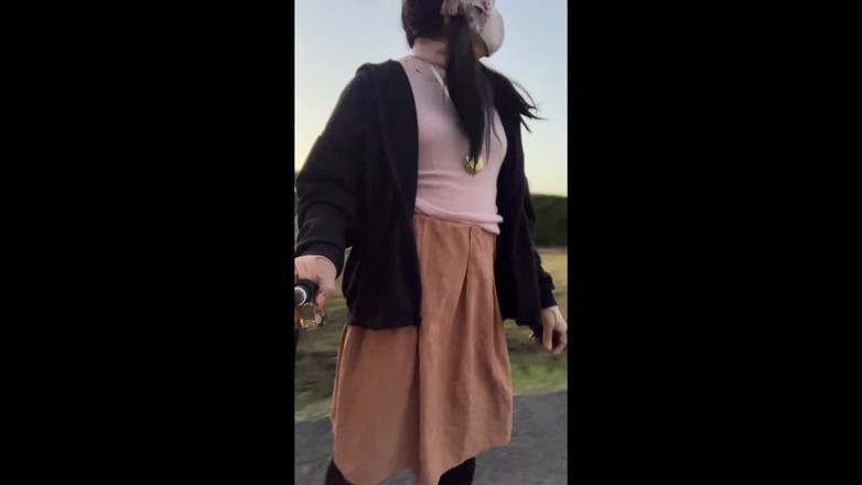 megu2002: Huấn luyện độc lập No22 Exposure Walk dọc theo con đường lúc...