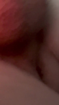 POV: Si Masturba per Te in Videochiamata E Viene Forte Con Gemiti