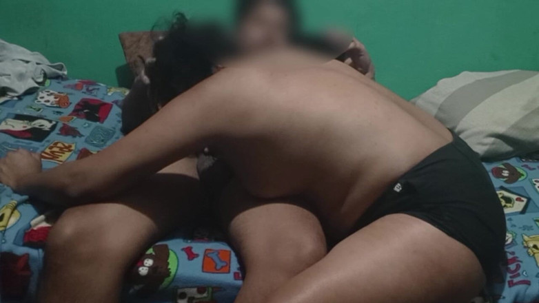 BigassMILF40: Une brune mariée est infidèle avec son mari, suce une...