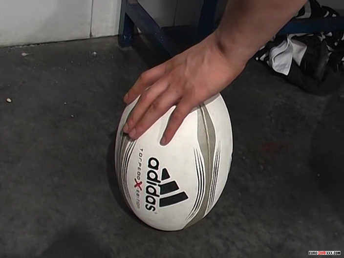 Euro boy xxx: Rugby-Spieler wird zum ersten mal gefickt!