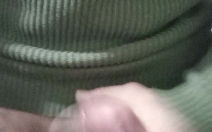 cab42: Mă uit la spermă cum pulverizează din pula mea extrem...