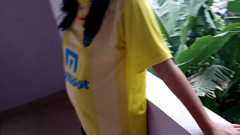 Queenrima: La sorellastra incinta in piedi sul balcone ha una cavalcata...