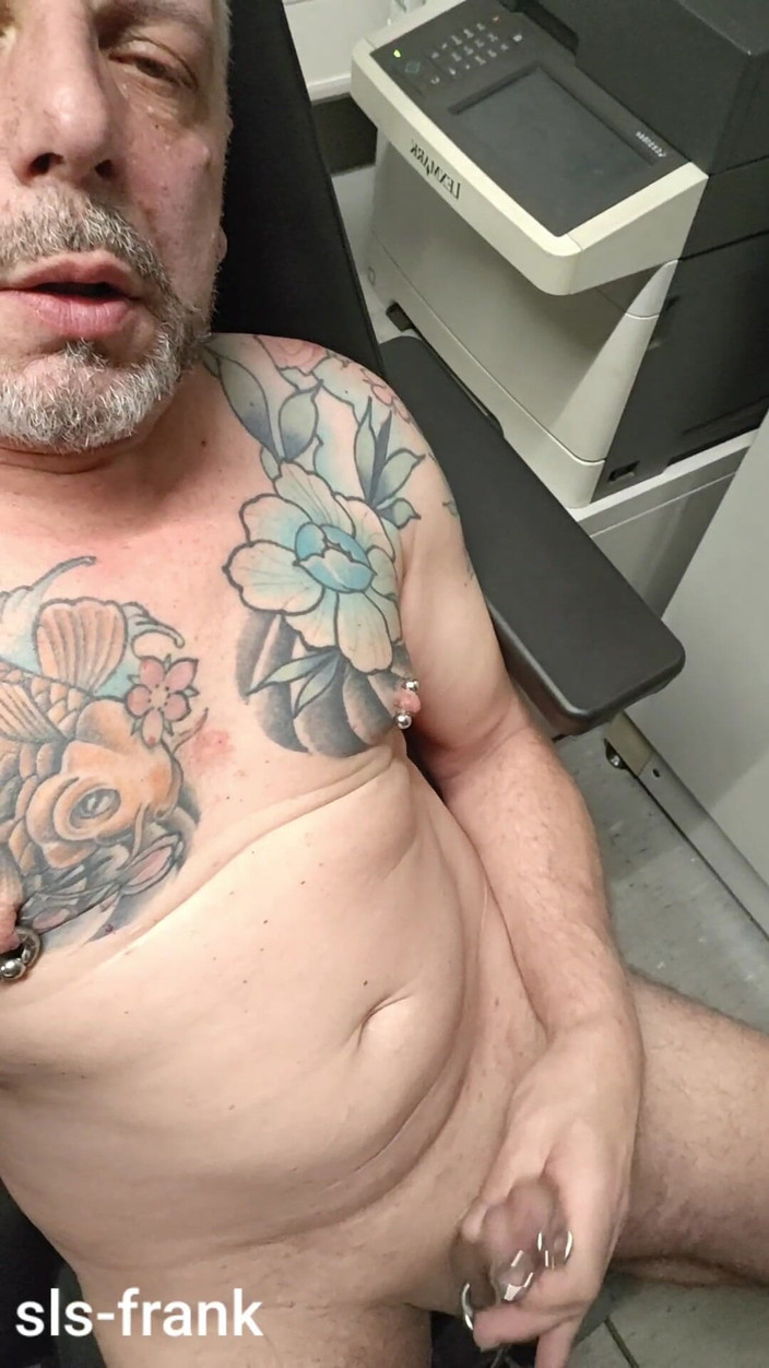 sls-frank: Sls-frank menyembur dari subhirisinya dalam jarak dekat