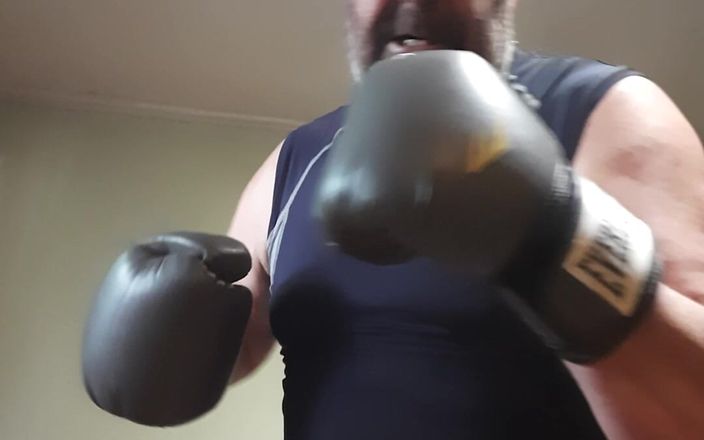 Combat and fetish: Silber-papi boxer gegen jobber!