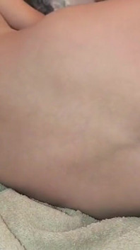 Meio-irmão me fode com o pau enorme dele