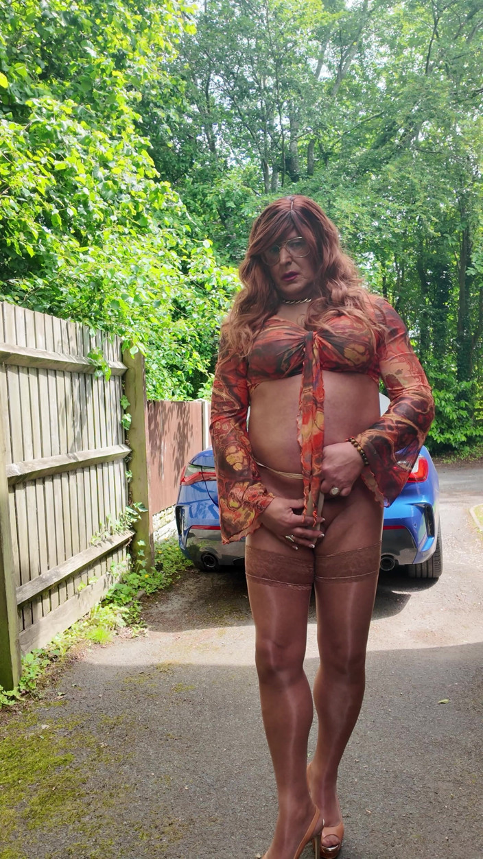 Kelly CD 2022: Crossdresser Kellycd2022 Masturbating in Sexy Thong Stockings and Heels