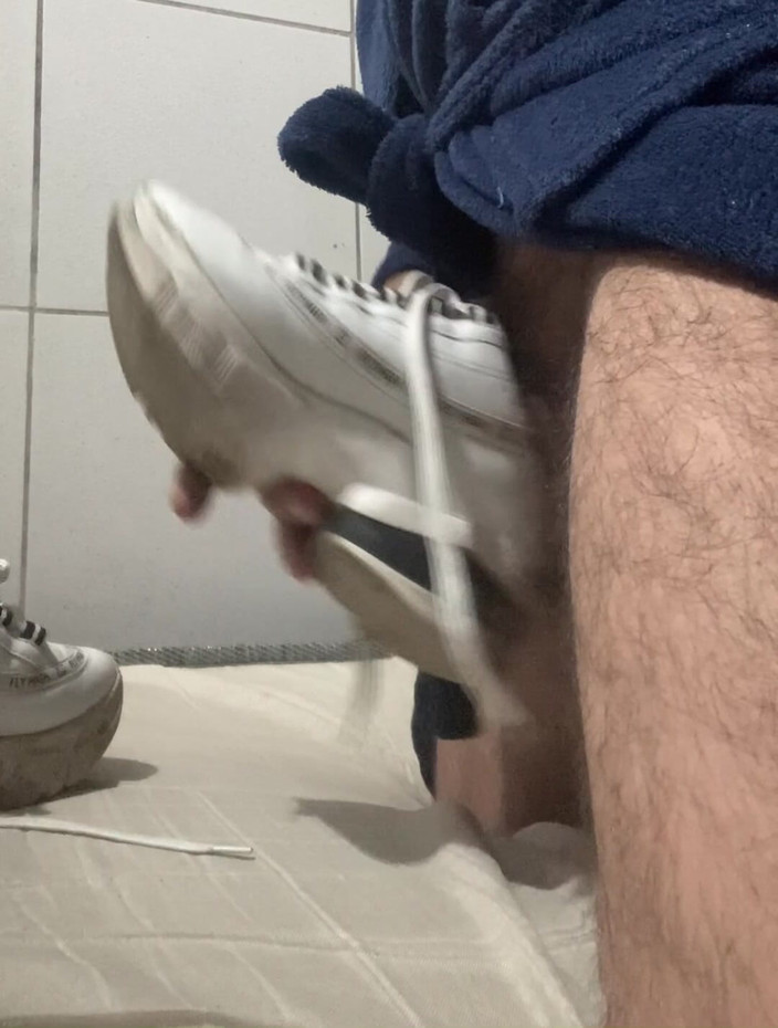 Sneakerfetish_BR: Šukám moje dámské tenisky