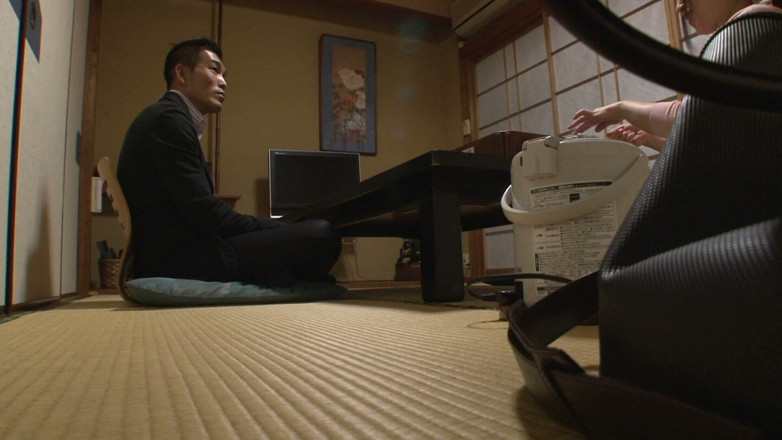 MBM3988: A173b10 [the Beautiful Proprietress of a Long-established Inn with Generations] the...