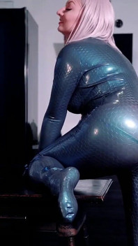 Curvy Sexy MILF with Big Ass in Latex Rubber Catsuit