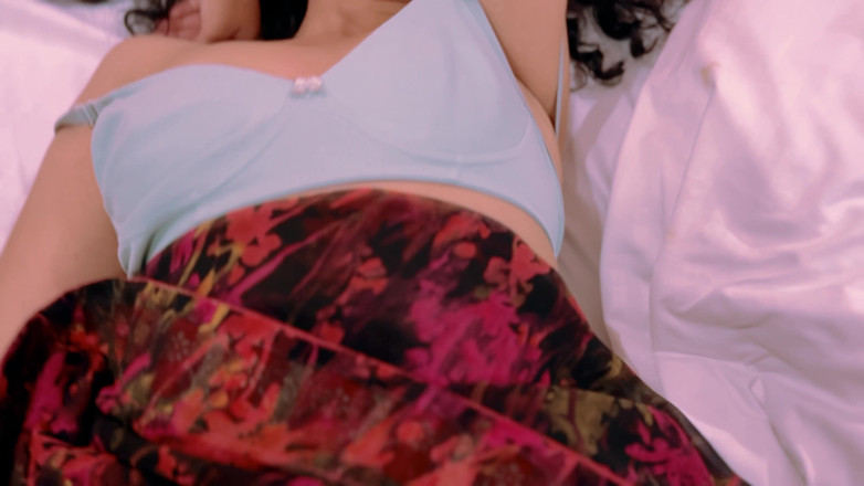 Super Cute Couples: Une soubrette indienne sexy se fait baiser par le propriétaire