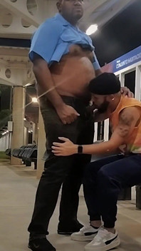 Plimbări la stația de autobuz Șofer și pasager Video 1