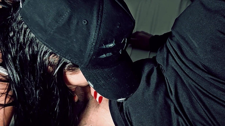 Mike Vayne: Kouřila mě, dokud jsem se neudělal do jejích sametových úst 1