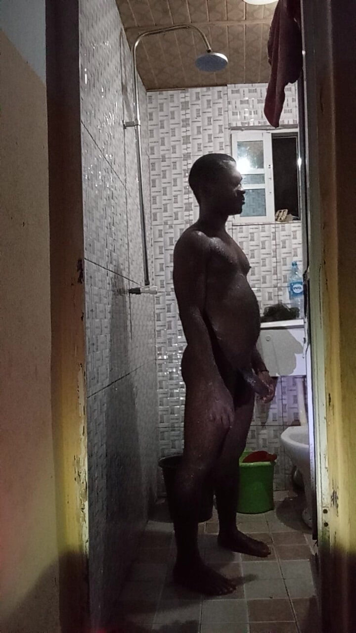 Enyival: Seks mandi berdiri dengan abang tiri