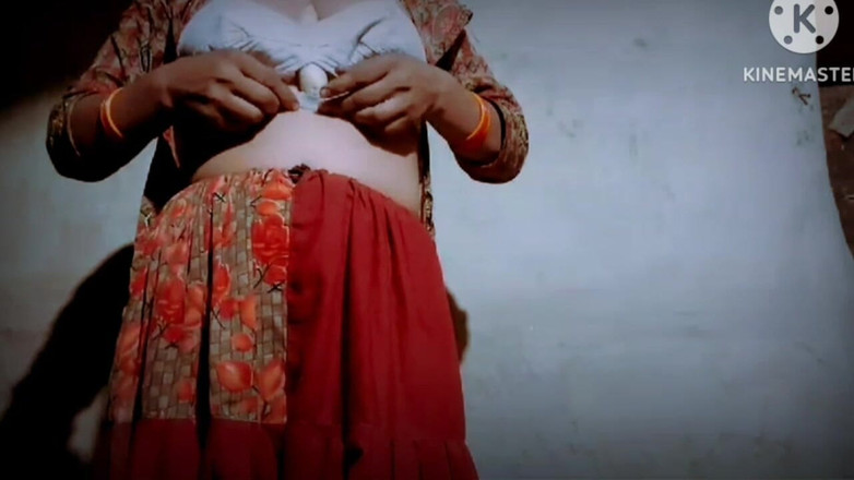 TricolorMusic3: युवा गुलाबी सुंदर हॉट सुंदर चूत को लेकर काफी बेचैन हैं। मुझे लगता है कि मेरी चूत की गर्मी ठंडी हो रही है। मैं Extingui कैसे करूं