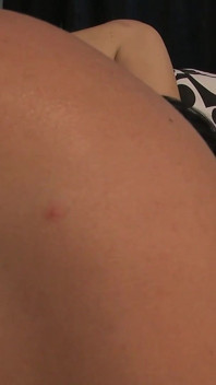 Trei la scena de acasă - 4_busty mamă sexy brunetă în sex în trei anal cu bona ei și soțul ei